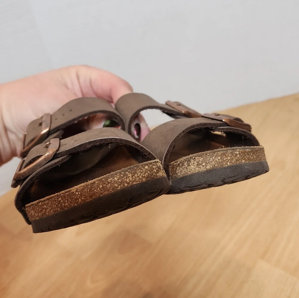 Birkenstock Arizona 2 Strap Brown Leather Sandals Kids size‎ 29 (11-11.5)